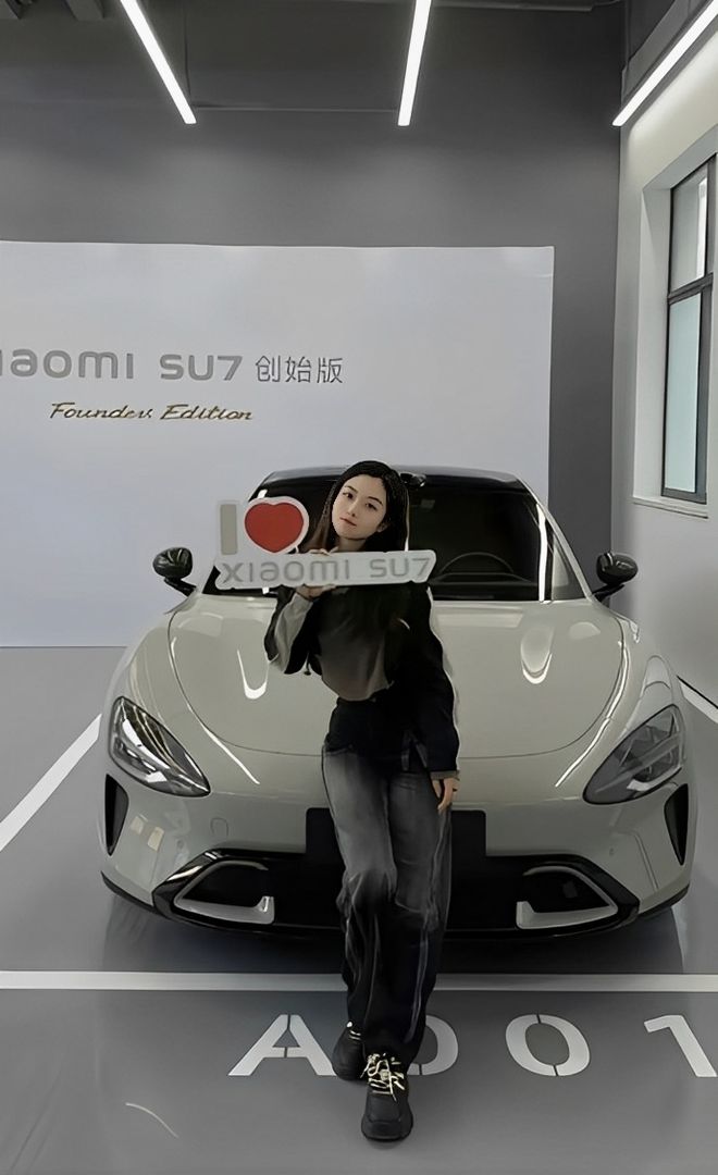 主质量都这么高的吗？仙女也就长这样吧PG电子麻将胡了2小米SU7的美女车(图3)