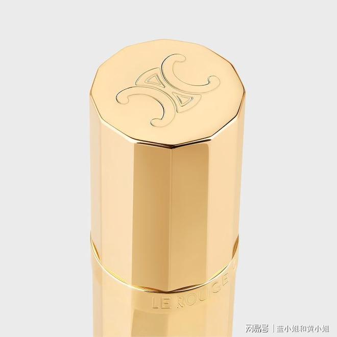 É｜以唇为诗演绎法式优雅的彩妆仪式麻将胡了CELINE BEAUT(图5)